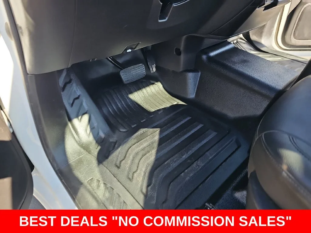 Used 2020 White Chevrolet WT image 13
