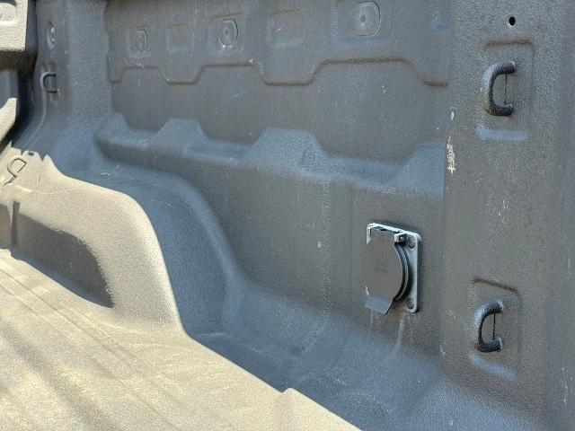 Certified Used 2025 Summit White Chevrolet  image 19