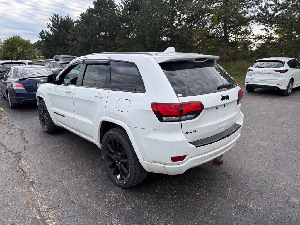 Used 2018 White Jeep Altitude image 2