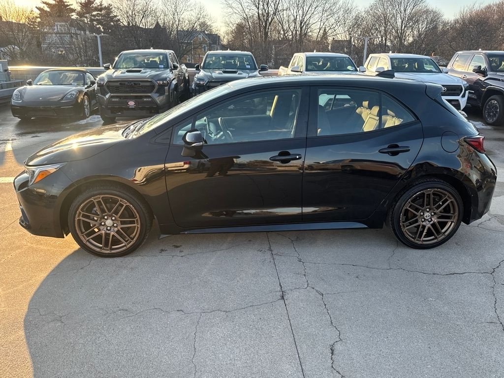 View vehicle photo 4