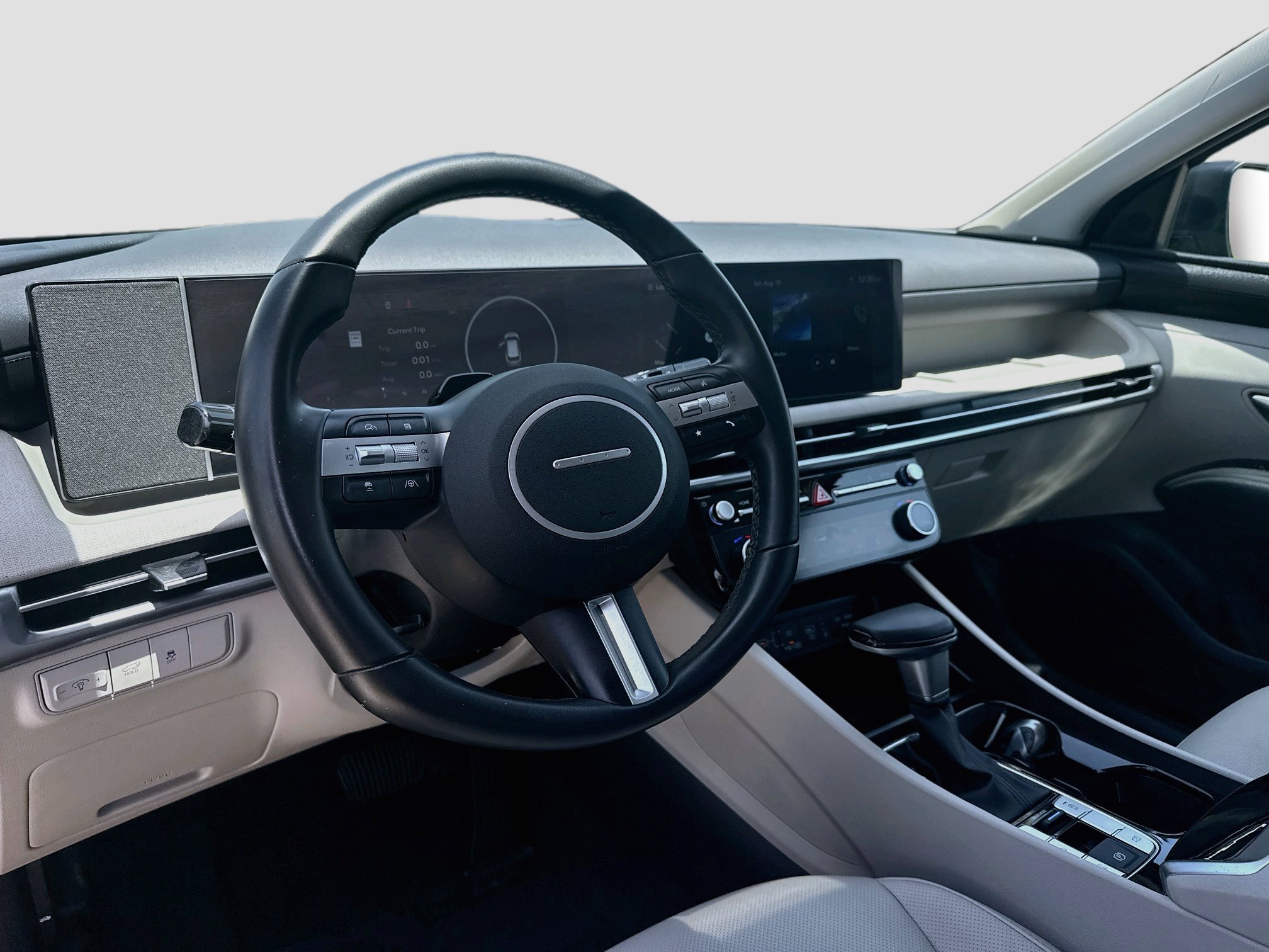 Used 2025 Phantom Black Hyundai SEL Convenience image 9