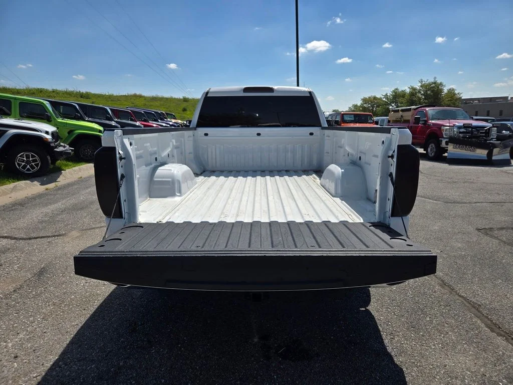 Used 2024 White GMC Pro image 23