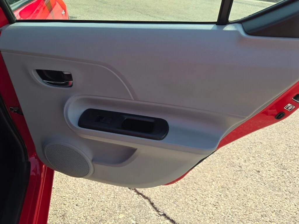 Used 2013 Red Toyota Three image 7