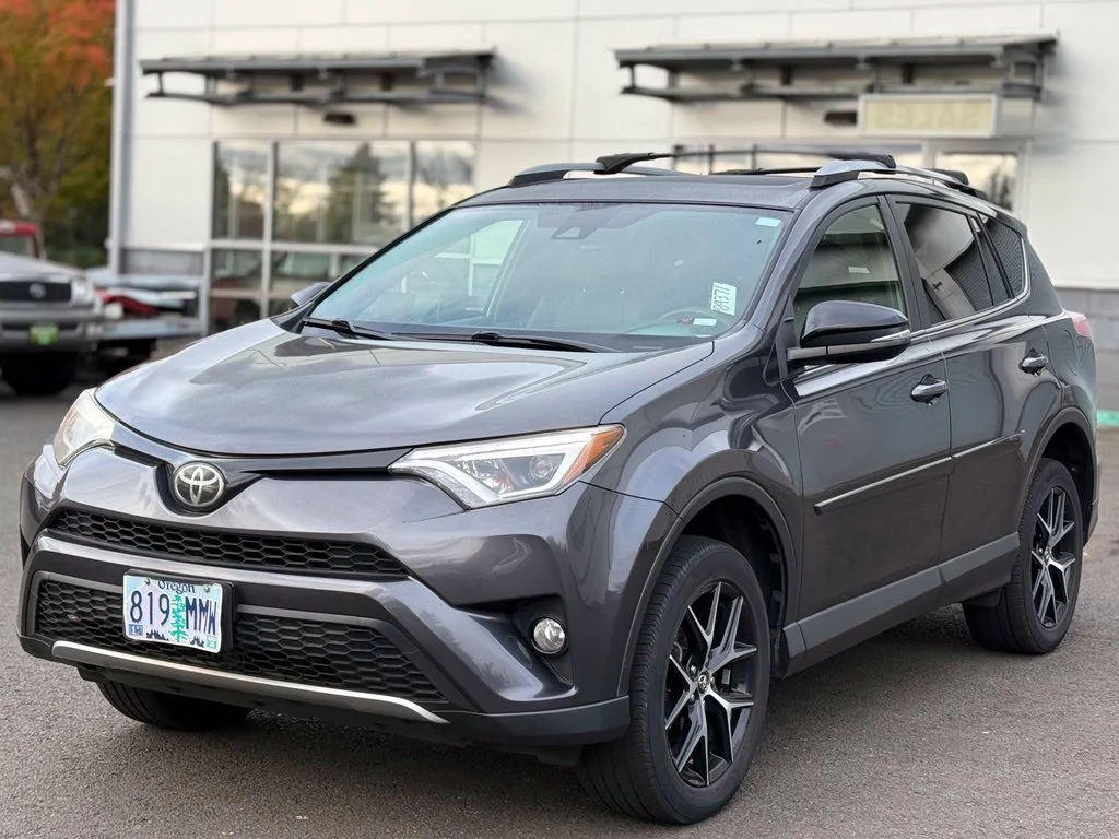Used 2018 Magnetic Gray Metallic Toyota SE image 1
