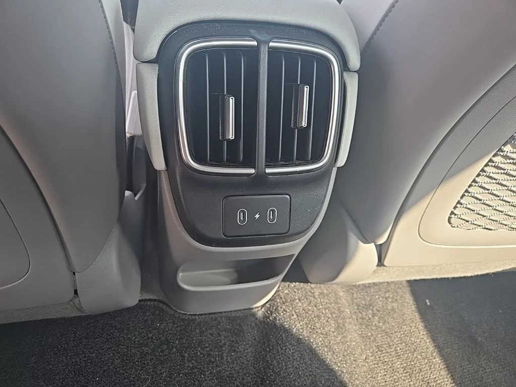 Used 2023 Black Hyundai Limited image 11