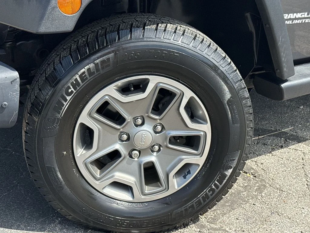 Used 2017 Gray Jeep Unlimited Rubicon image 10