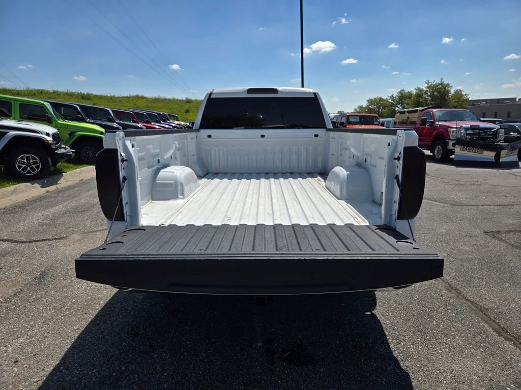 Used 2024 White GMC Pro image 23