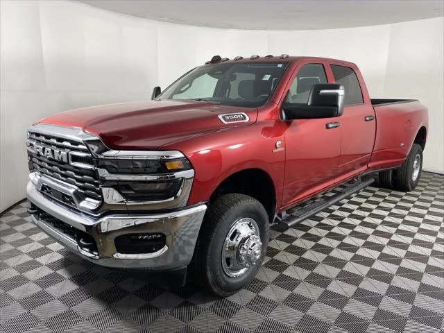 New 2026 Molten Red Pearl-Coat Exterior Paint RAM TRADESMAN image 7