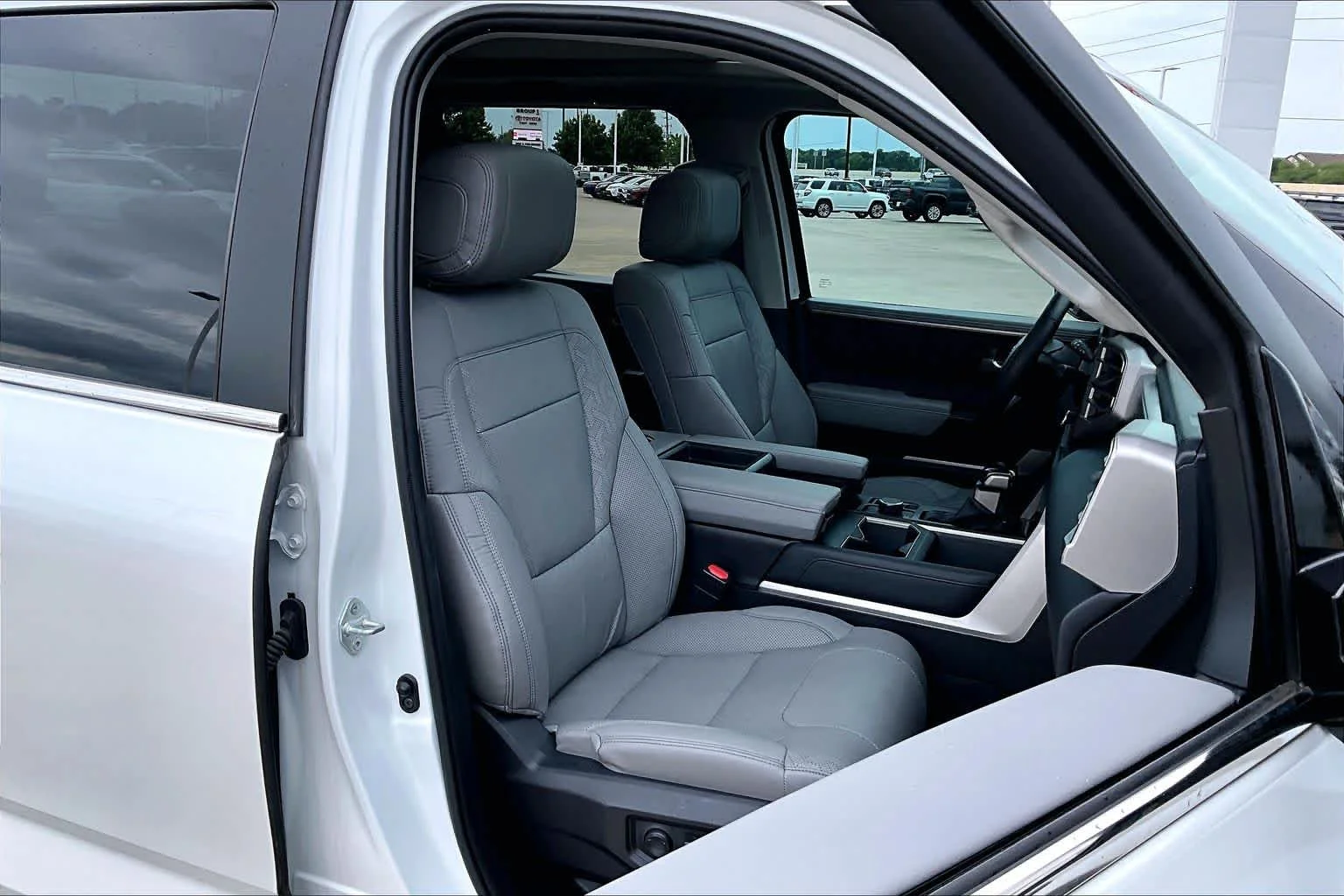 Used 2024 Wind Chill Pearl Toyota Limited Hybrid image 9
