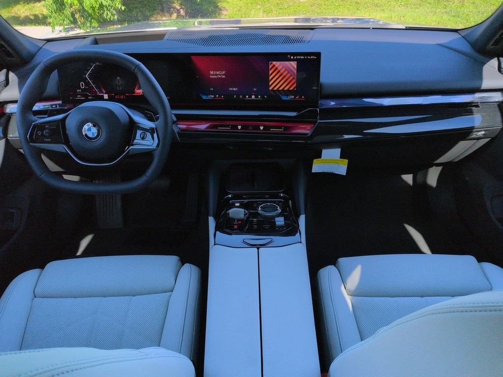New 2027 Oxide Grey Metallic BMW 530i xDrive image 14