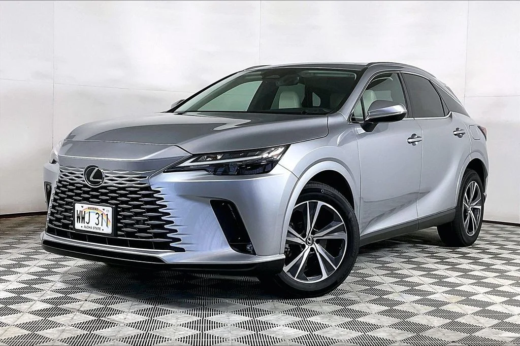 Used 2023  Lexus 350 image 1