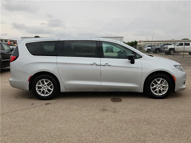 Used 2024 Silver Chrysler LX Passenger image 5