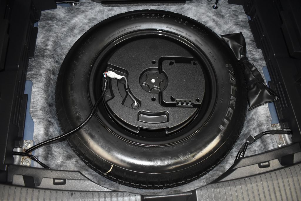 Used 2023 Blue Nissan SV image 34