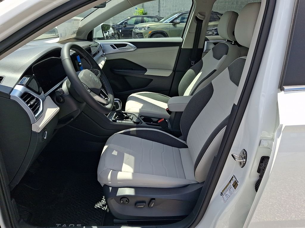New 2026 White Volkswagen 1.5T SE image 8