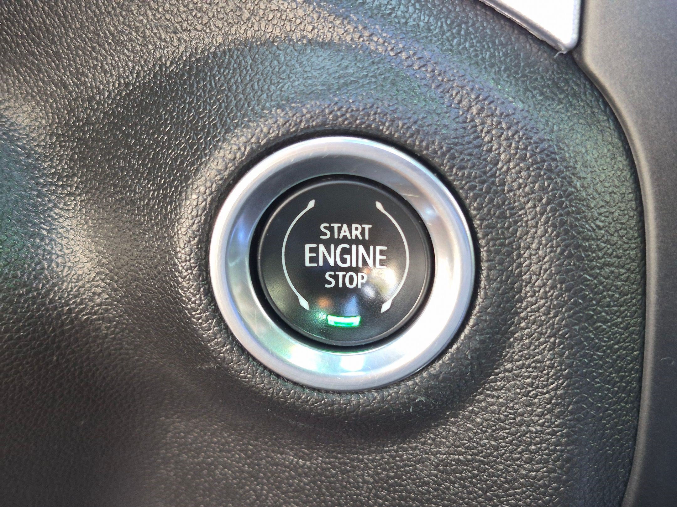 Used 2020 Onyx Black GMC SLT image 19