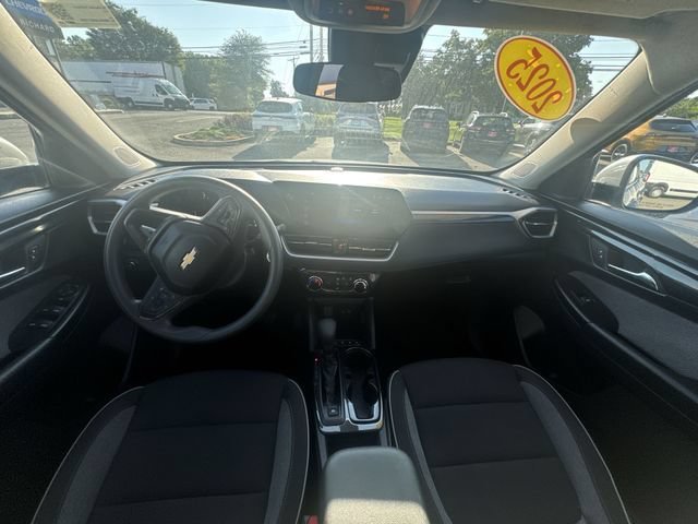 Used 2025 Sterling Gray Metallic Chevrolet LT image 10