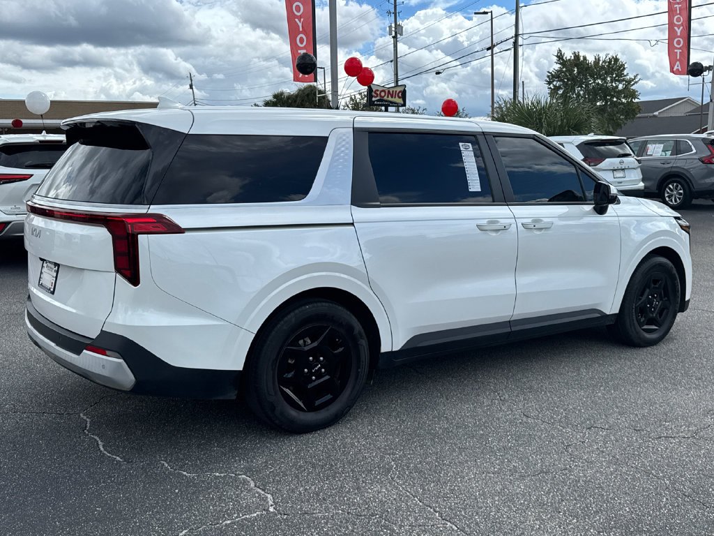 Used 2025 White Kia LXS image 3
