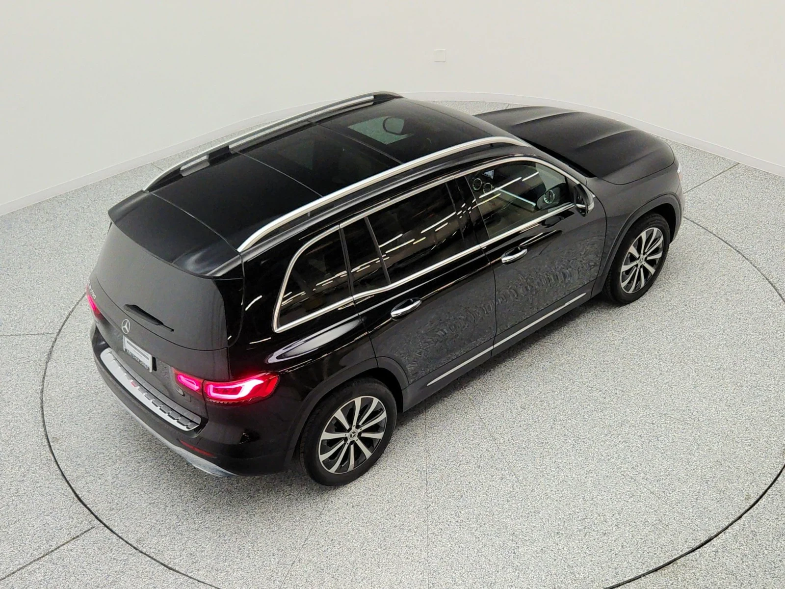Used 2023 Night Black Mercedes-Benz GLB 250 SUV image 27