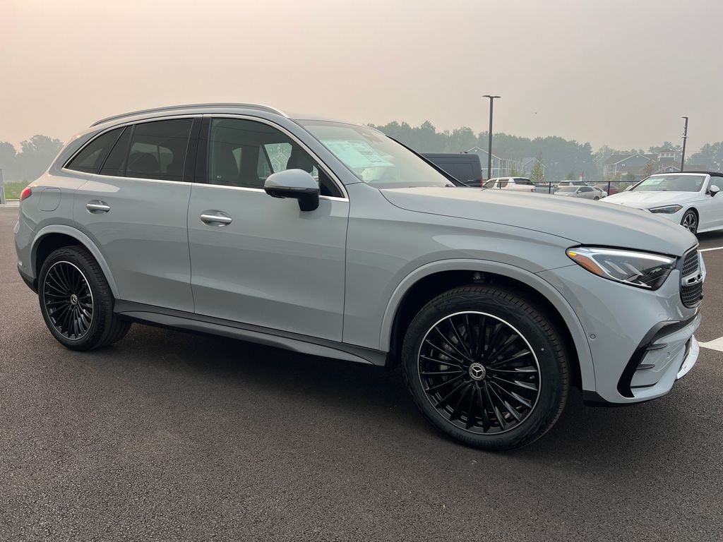 New 2026 MANUFAKTUR Alpine Grey Mercedes-Benz GLC 300 image 2