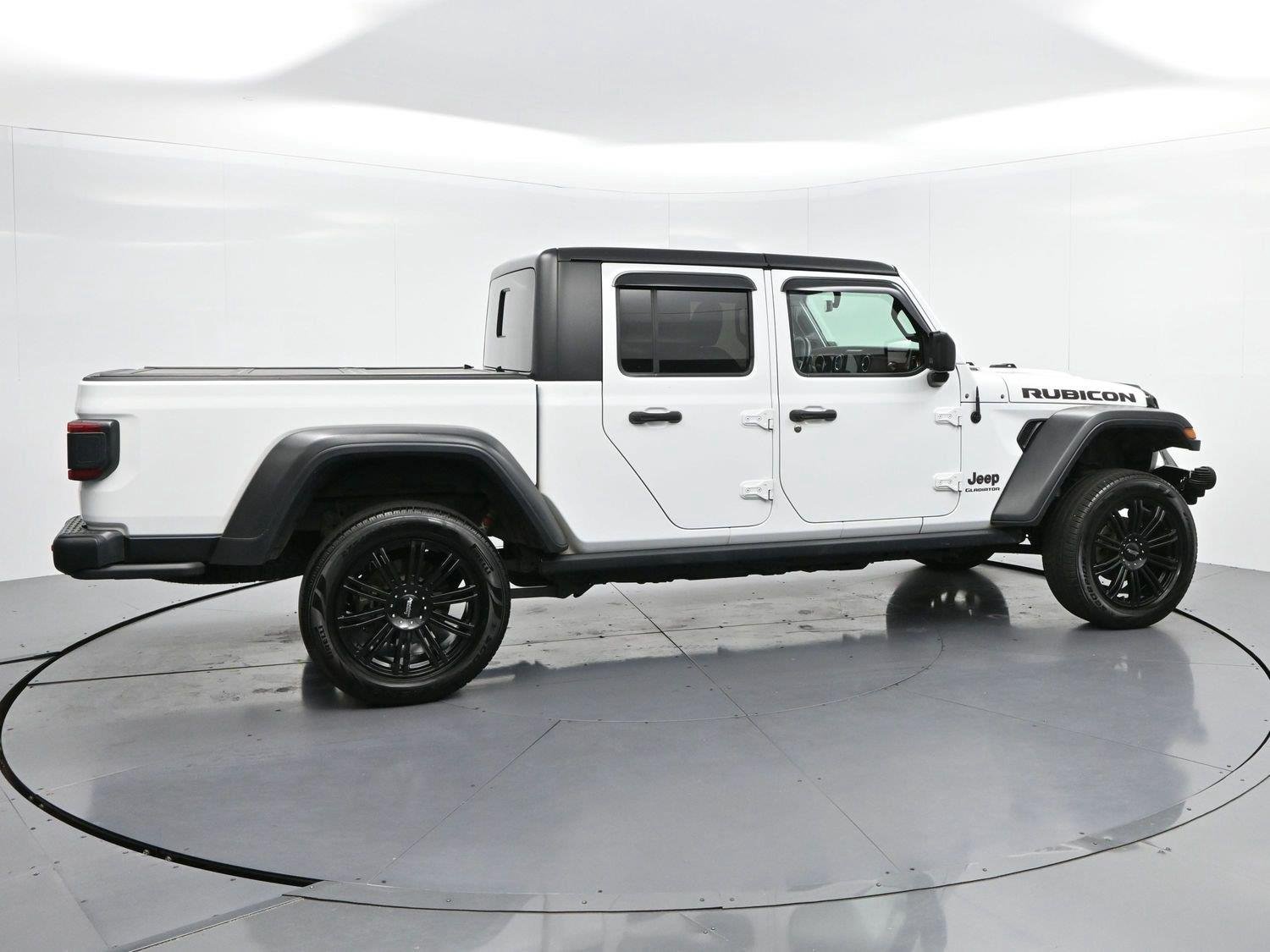 Used 2021 Bright White Clearcoat Jeep Rubicon image 8