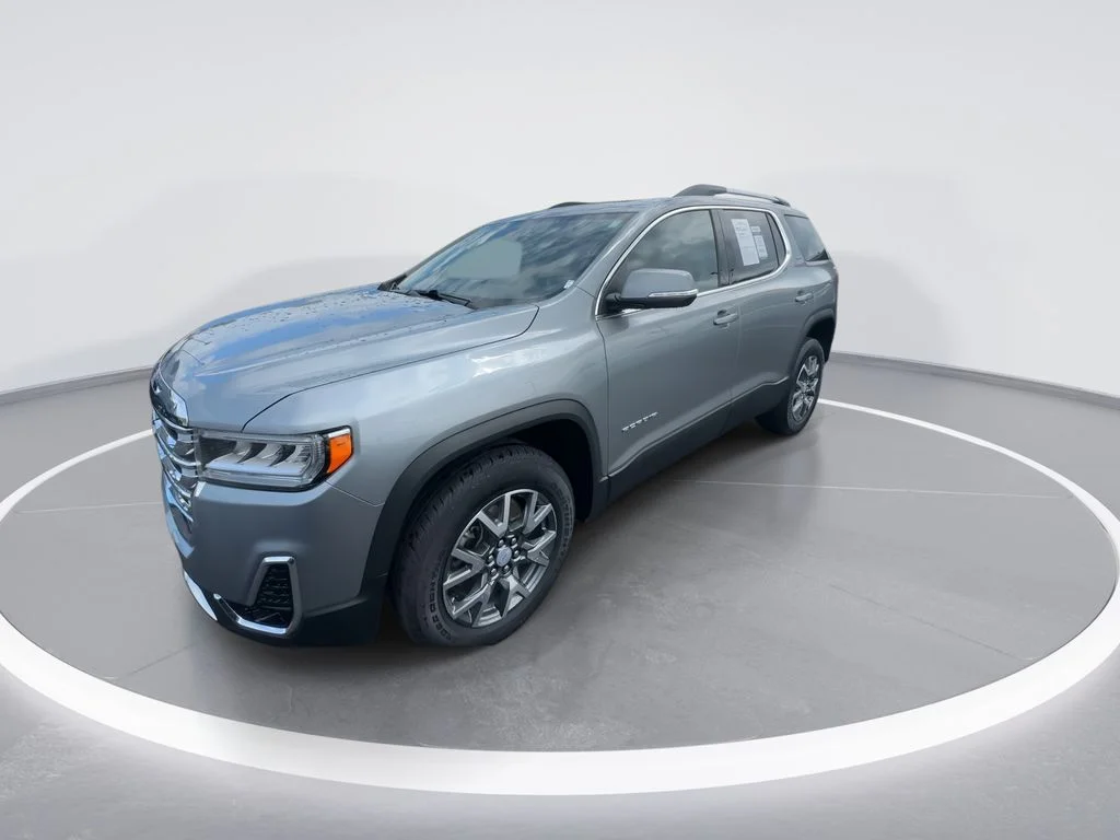 Used 2023 Silver GMC SLT image 4