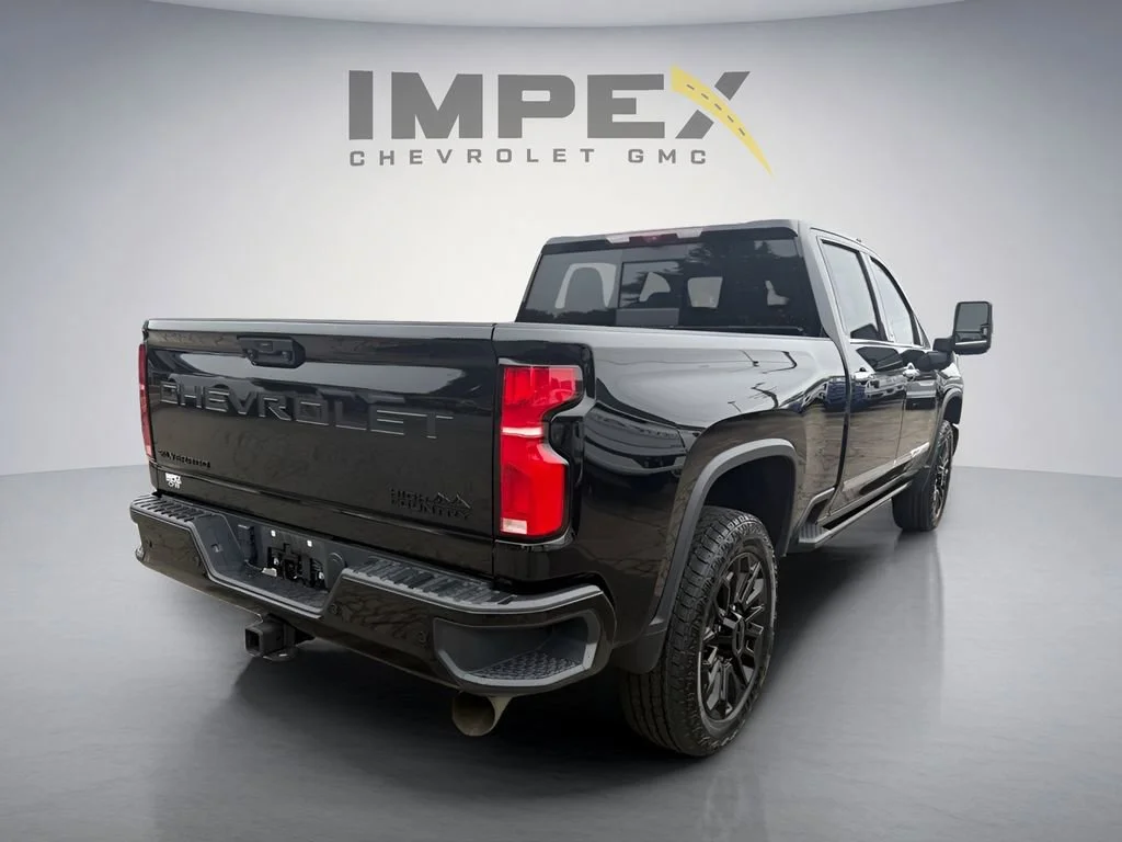 Used 2025 Black Chevrolet High Country image 5