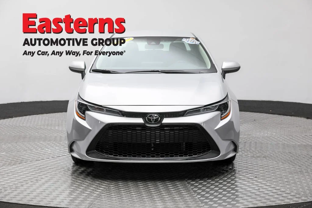 Used 2022 Silver Toyota LE image 2