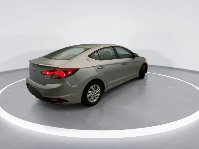 Used 2020 Silver Hyundai SE image 6
