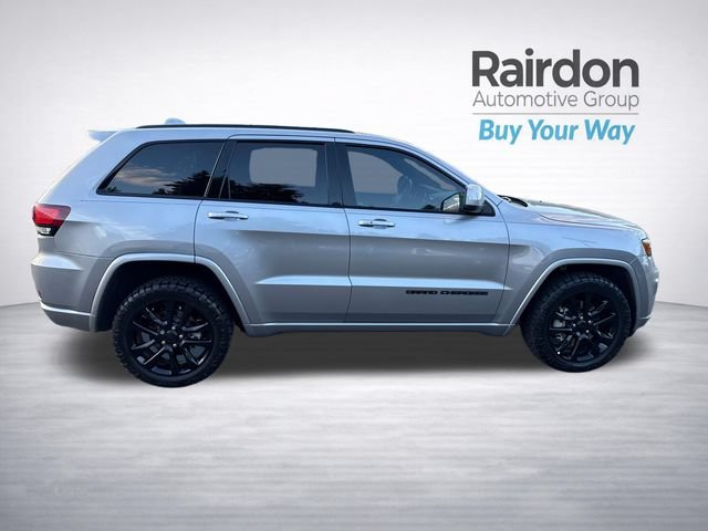 Used 2021 Billet Silver Metallic Clearcoat Jeep Laredo X image 8