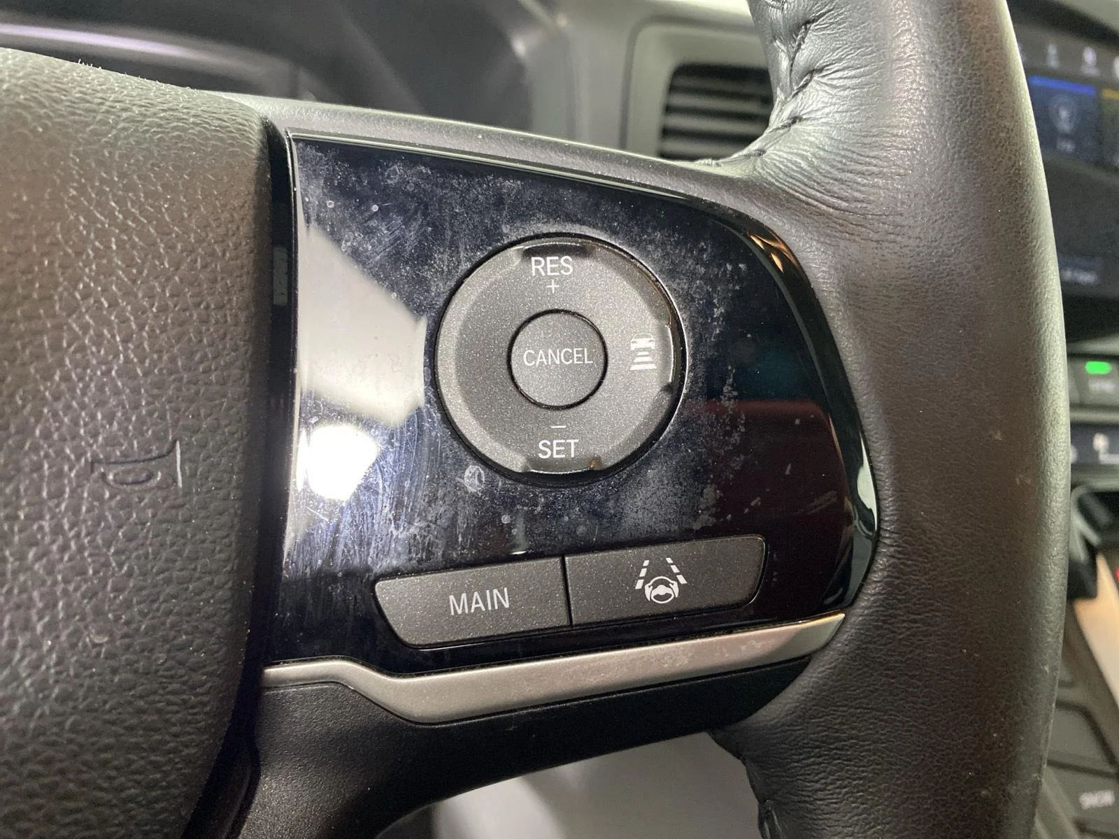Used 2018 Obsidian Blue Pearl Honda EX-L image 17