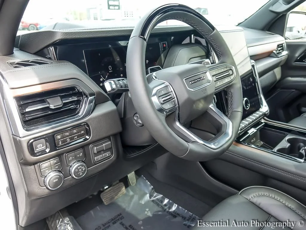 2026 GMC Yukon Denali - Photo 11