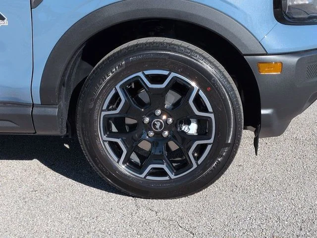 New 2026 Azure Gray Metallic Tri-Coat Ford Outer Banks® image 11