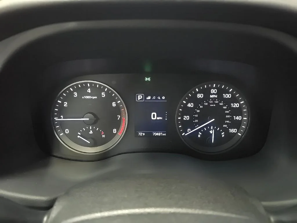 Used 2018 Gray Hyundai SE image 21
