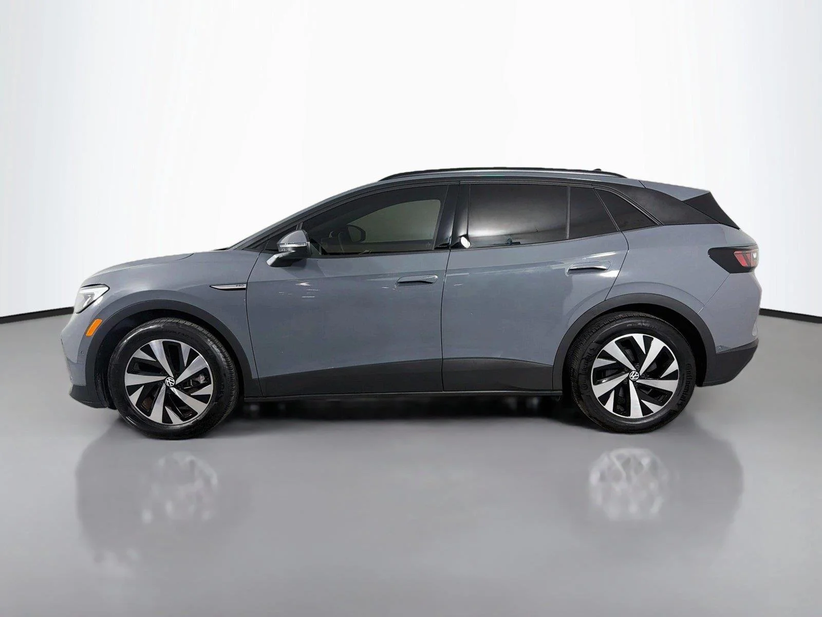 Certified Used 2025 Pure Gray Volkswagen Pro image 8