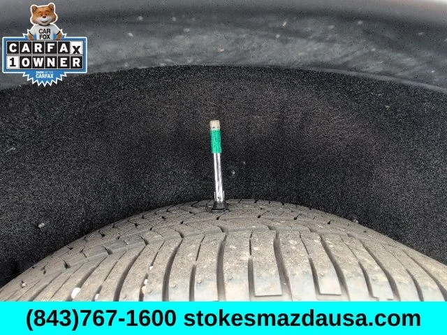 Used 2025 Silver Mitsubishi SE image 27
