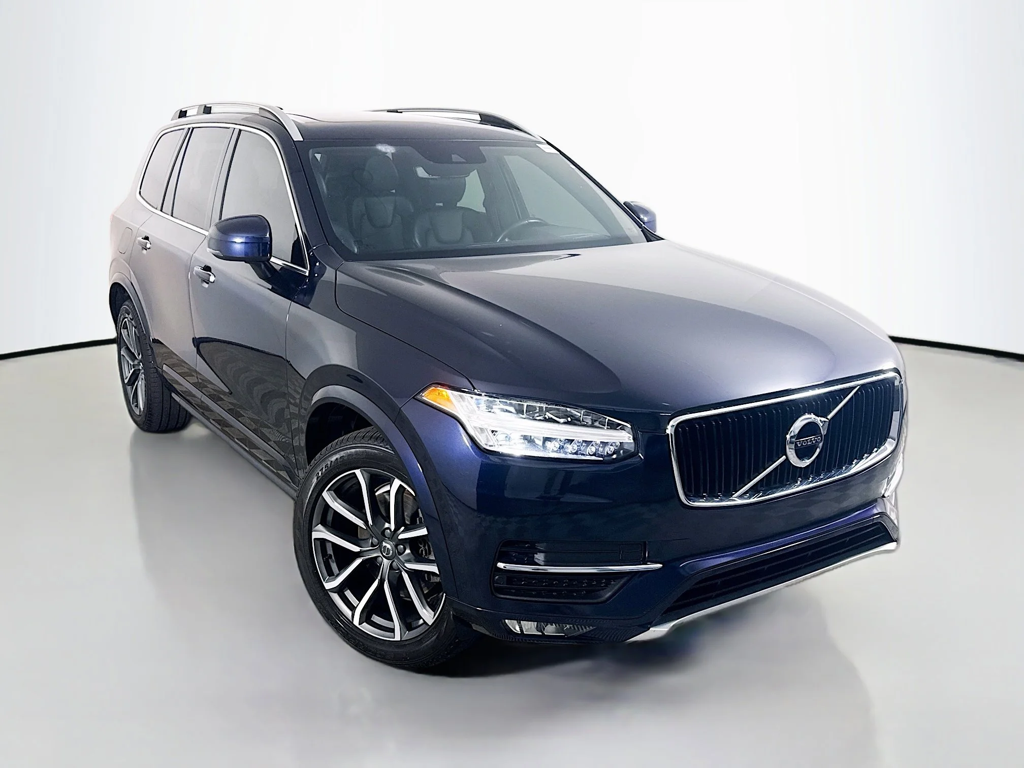 2019 Volvo XC90 T5 Momentum FWD's photo