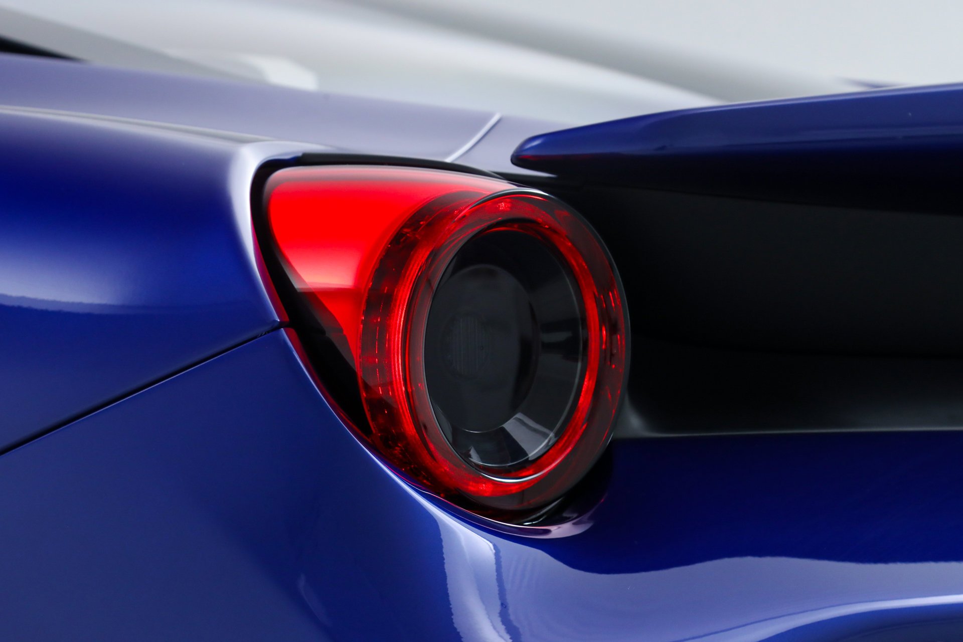 Used 2020 Blue Ferrari  image 17