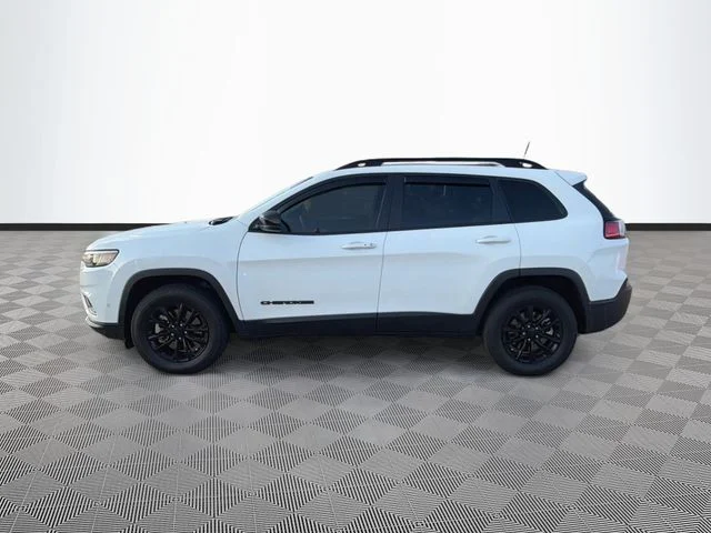 Used 2023 White Jeep Altitude image 4