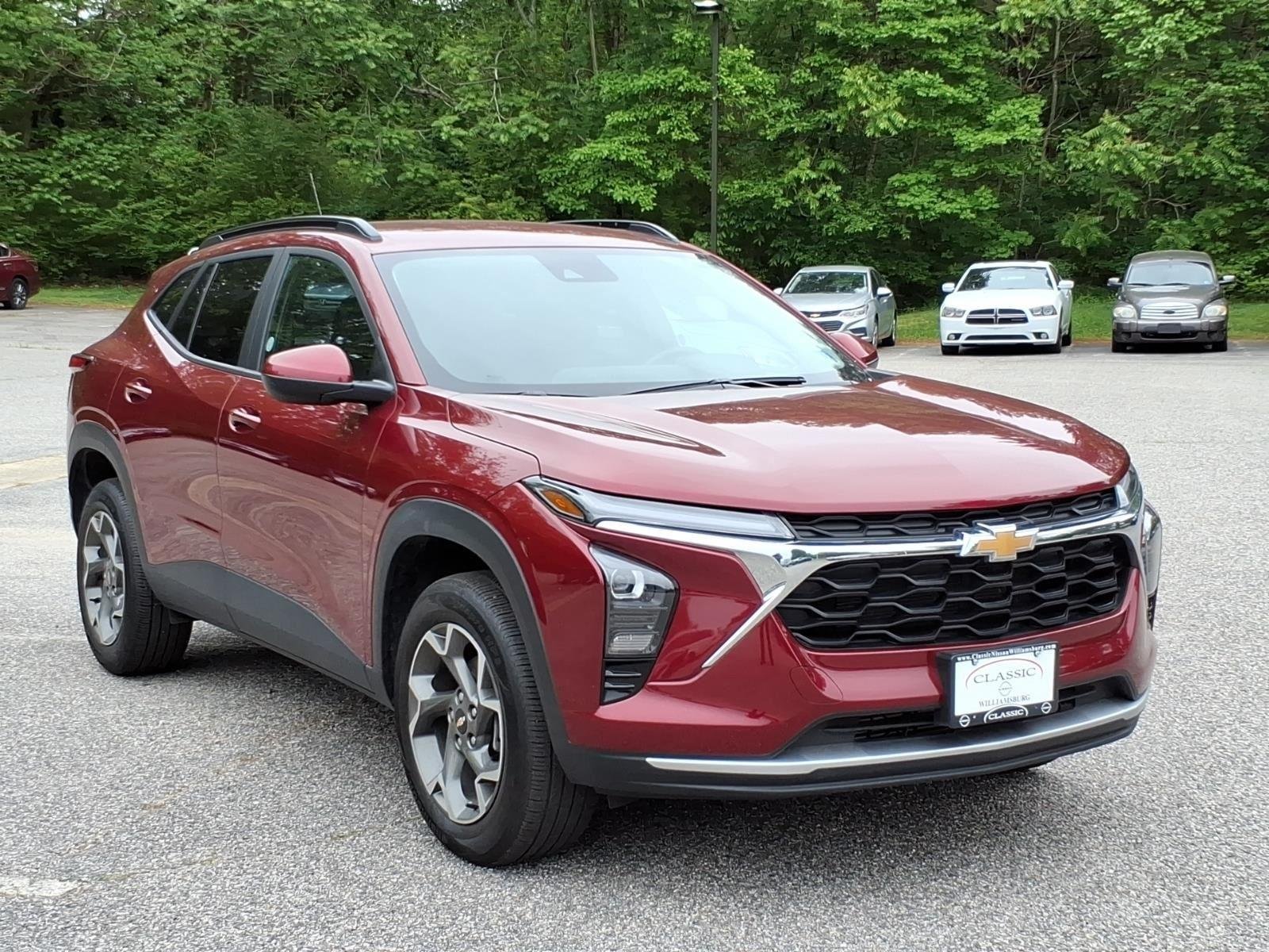 Used 2025 Crimson Metallic Chevrolet LT image 6