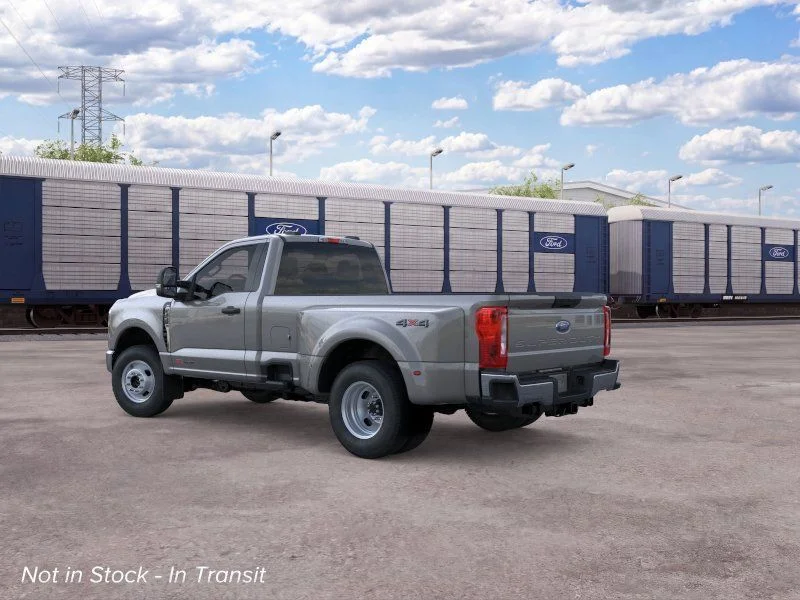 New 2026 Carbonized Gray Metallic Ford XLT image 4