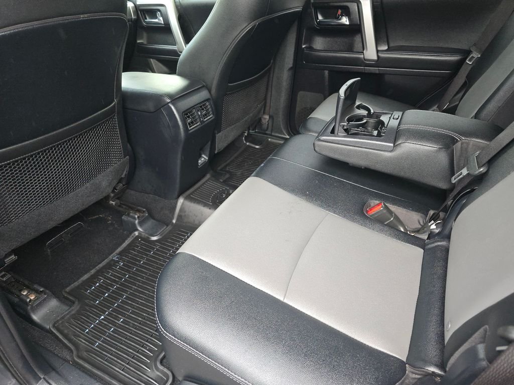 Used 2024  Toyota SR5 Premium image 20