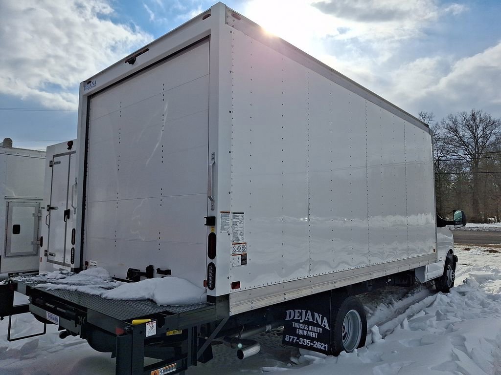 New 2025 Summit White GMC 2WT image 4