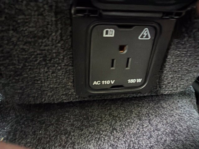 Certified Used 2025 Blue Land Rover SE image 34