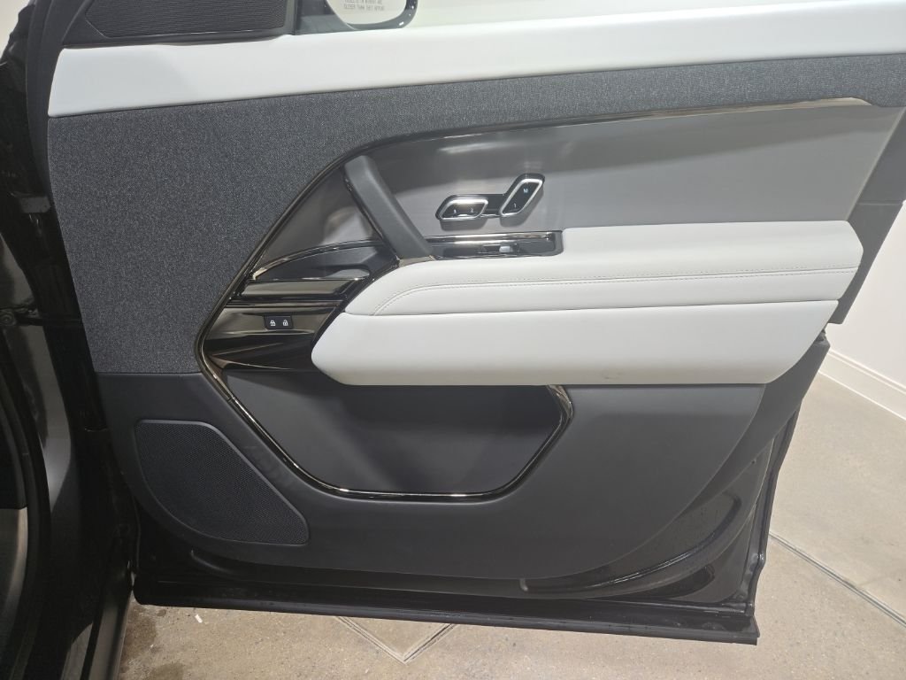 Certified Used 2023  Land Rover SE image 26