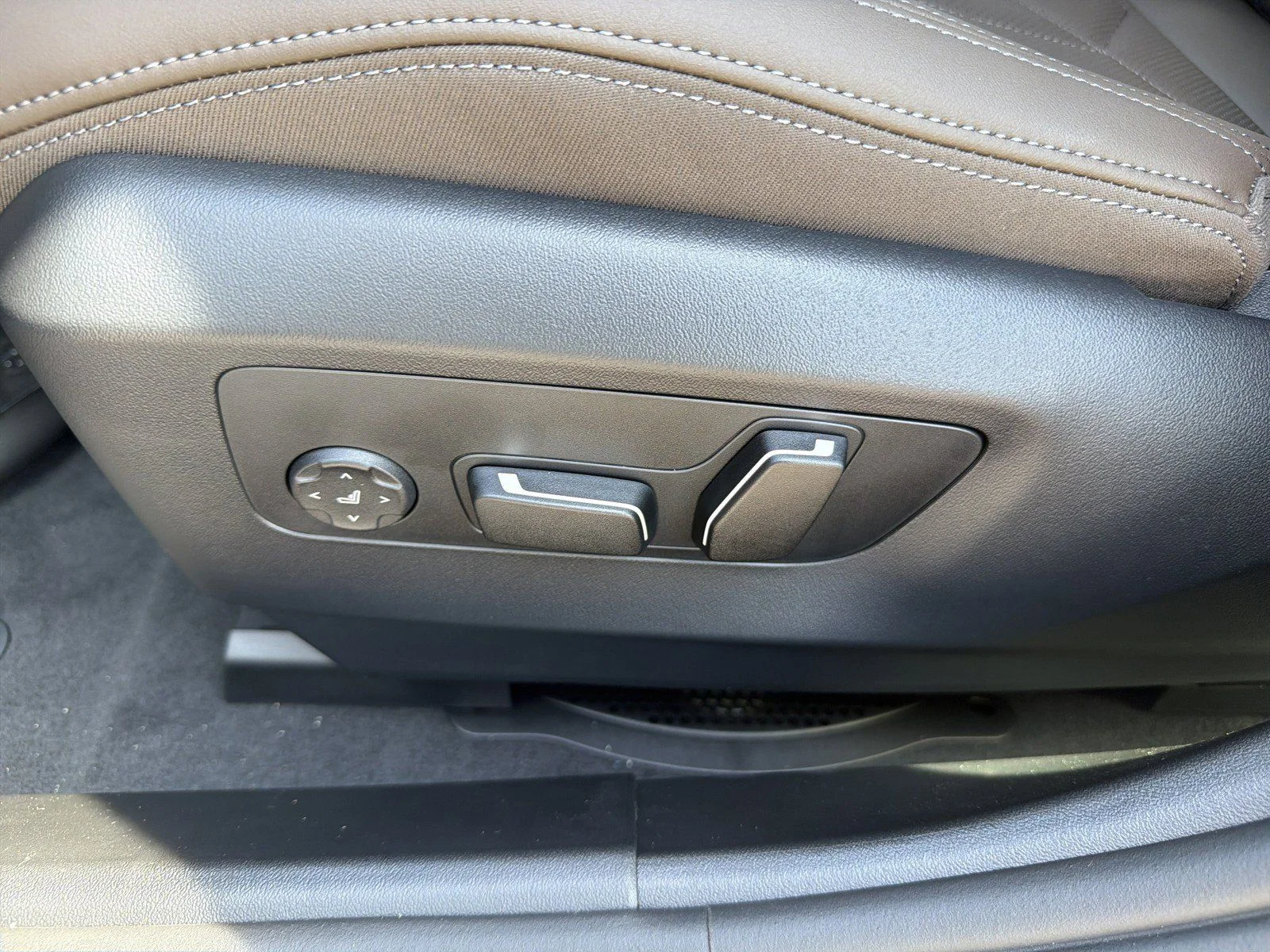 New 2027 Phytonic Blue Metallic BMW 530i image 25