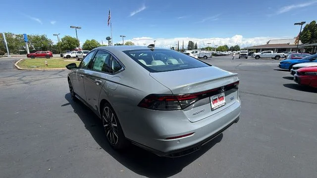New 2026 Urban Gray Pearl Honda Touring Hybrid image 6