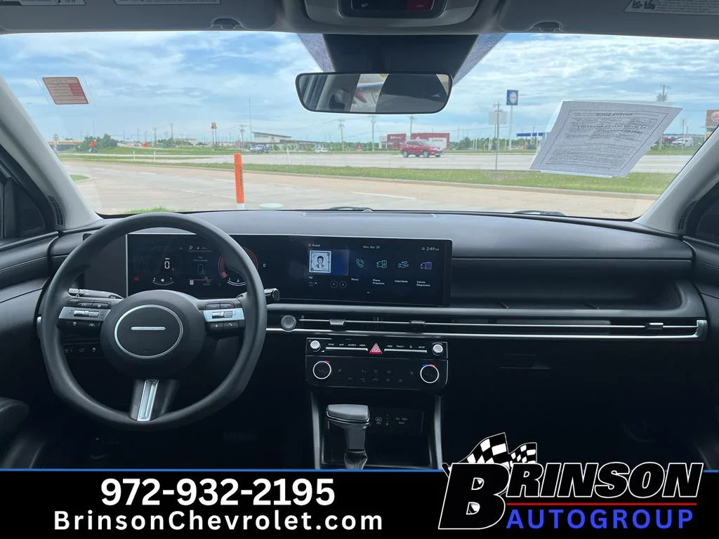Used 2025 White Hyundai SEL image 12