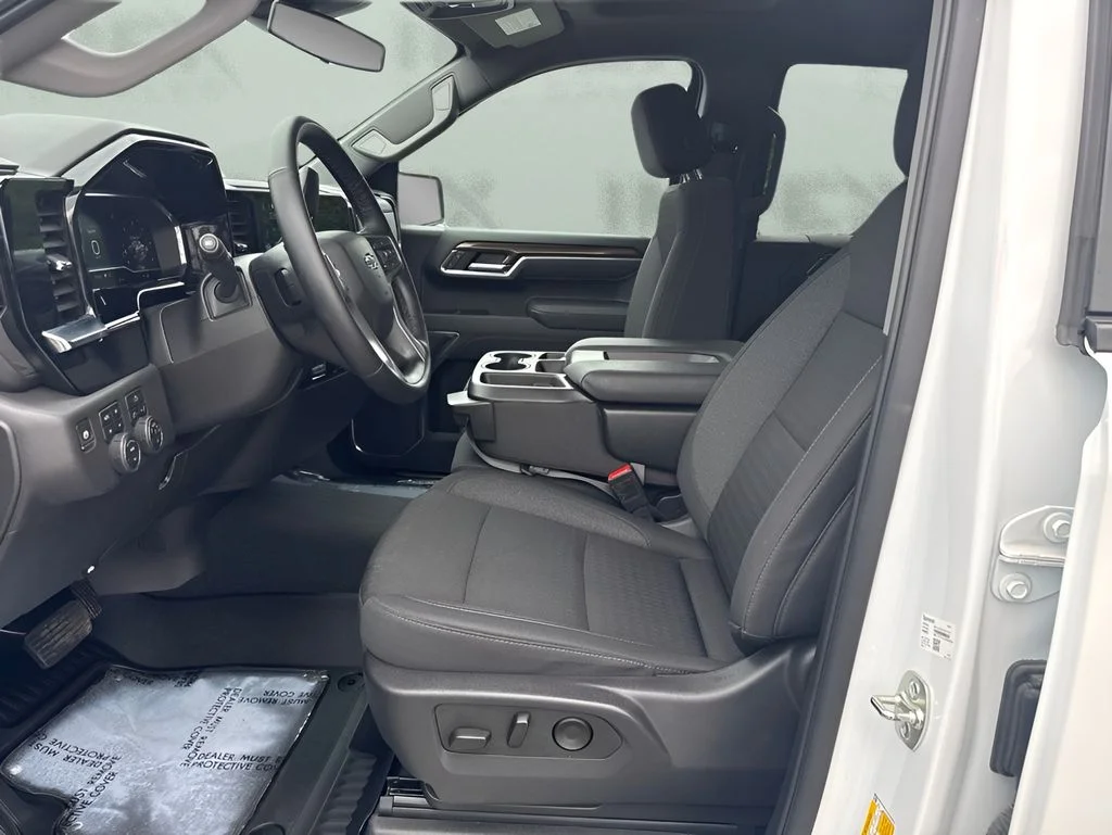 Used 2025 White Chevrolet LT Trail Boss image 9