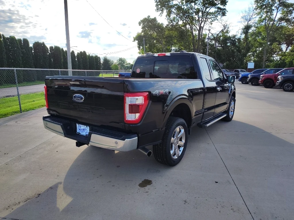 Used 2022 Agate Black Metallic Ford LARIAT image 5