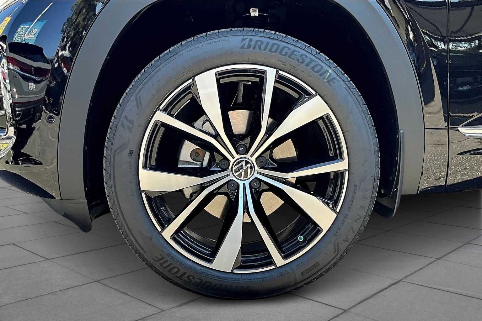 2026 Volkswagen Atlas Cross Sport SEL Premium R-LINE - Photo 11